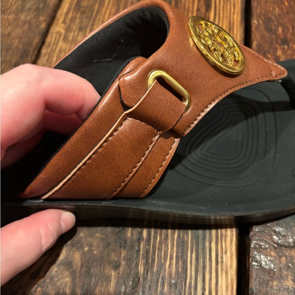 NWOT Brown Aerothotic Othila Sandals - Picture 4 of 8